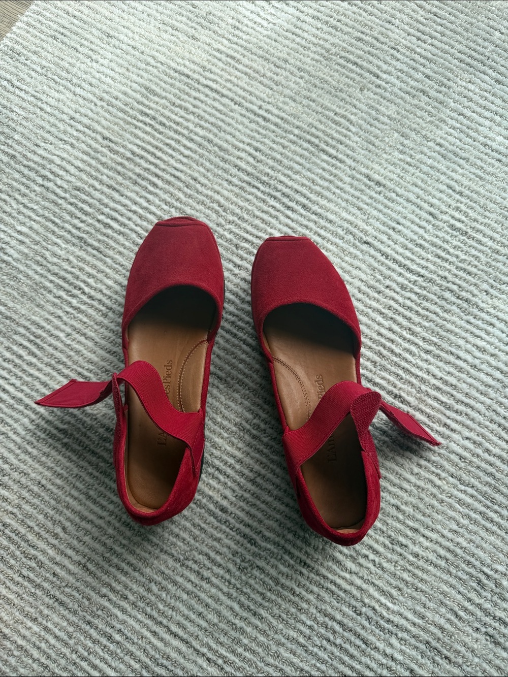 L’amour des pieds Red Women's Mary Jane Flats -